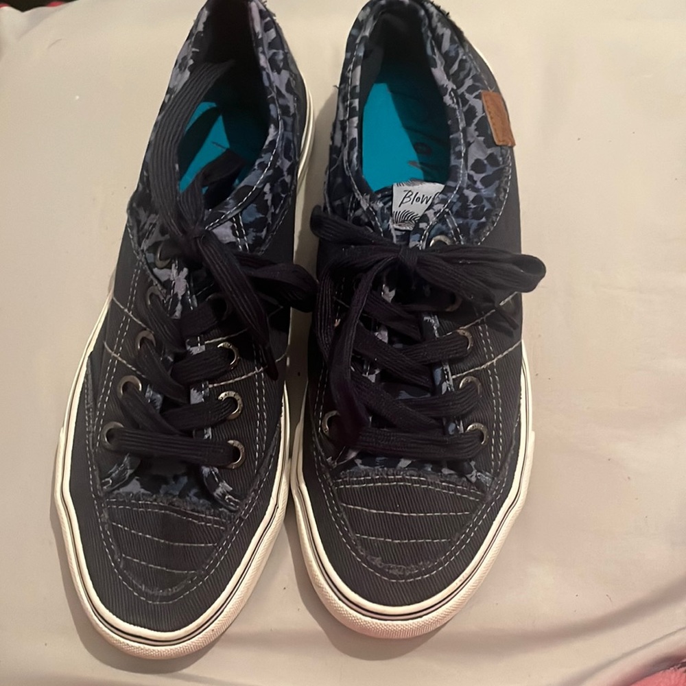 Pair of shoes . Color blue. Size ten in women